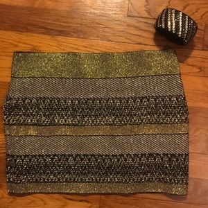 Sparkle into the holidays❄️ Skirt and bracelet🎶🎉